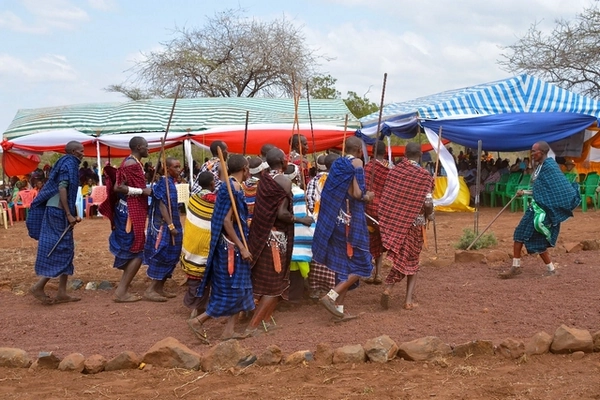 Danseurs maasaïs