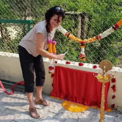 Catherine Tschanen coupe le ruban rouge...