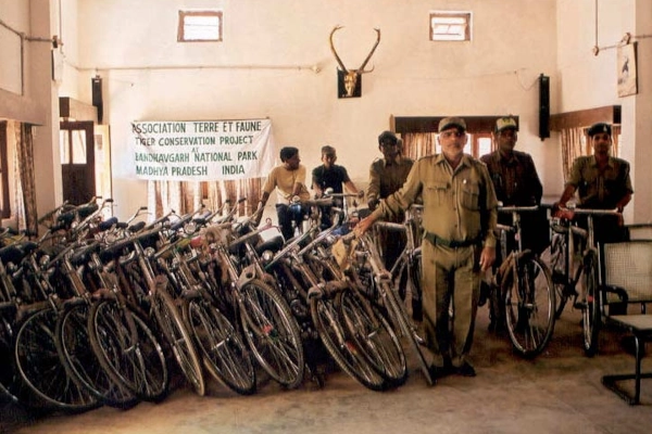 Fourniture de vélos et équipement pour les rangers du parc de Bandhavgarh Fourniture de vélos